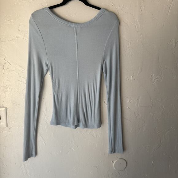 Universal Thread Y2k Bella Swan Ellena Gilbert Shirt Large Ribbed Scoop Neck Top - Picture 9 of 9